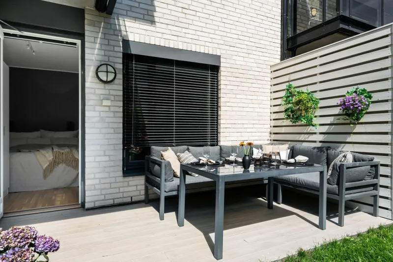 No Drills, No Drama: The Renter's Playbook for Portable Living Walls